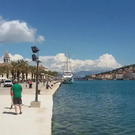 Apartment Maja Okrug Gornji *