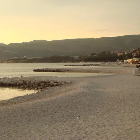 Maja Okrug Gornji شقة *