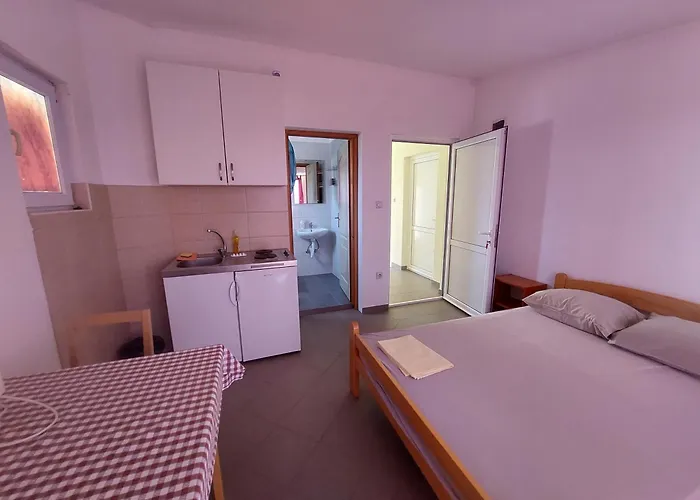 Maja Okrug Gornji Trogir