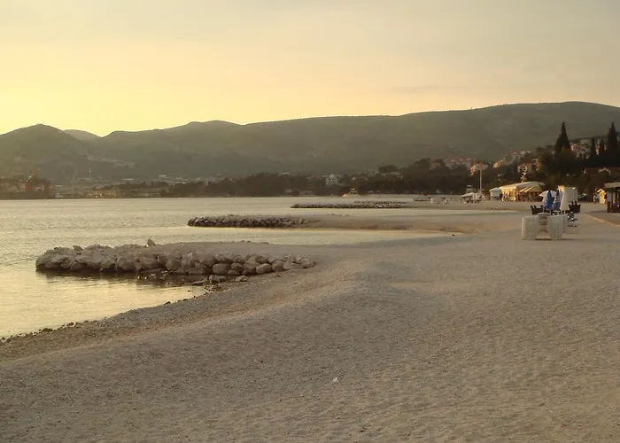 Maja Okrug Gornji 公寓 *