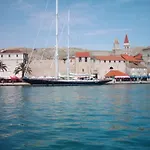 Maja Okrug Gornji Apartmán Trogir